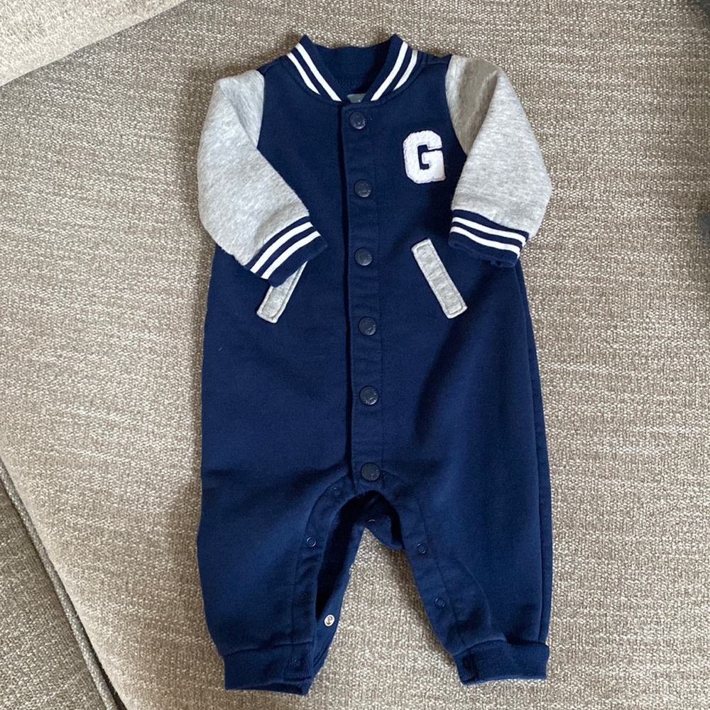 Baby GAP boys sweatsuit